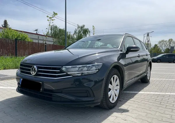 samochody osobowe Volkswagen Passat cena 88499 przebieg: 77500, rok produkcji 2020 z Warszawa